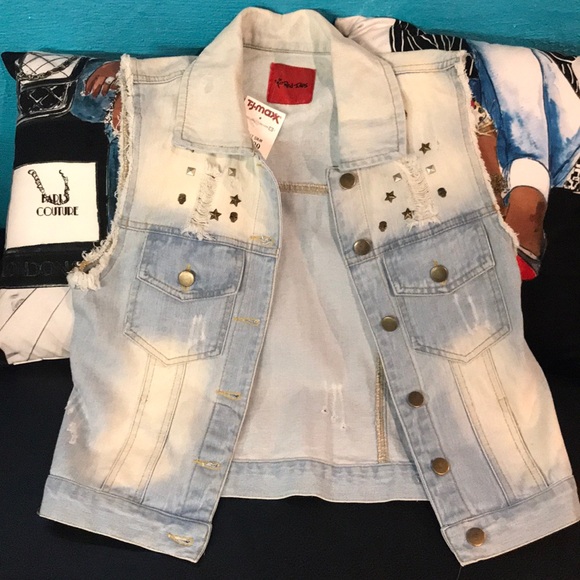 Jackets & Blazers - Jacket